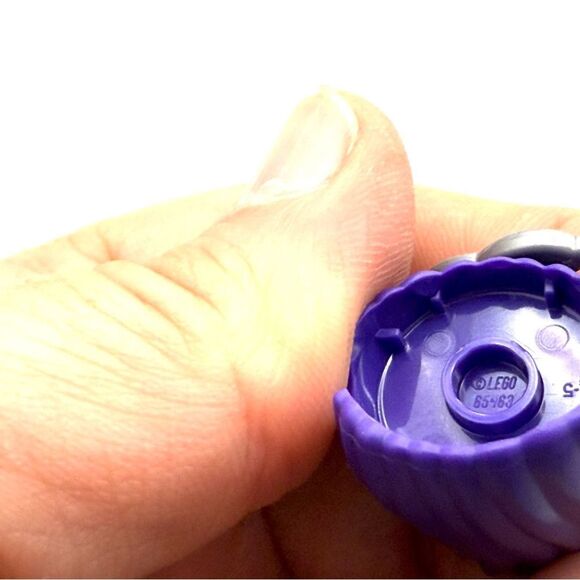 LEGO Trolls Branch Minifigure with Silver Sunglasses - Picture 2 of 4